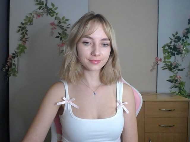 LuciaGlow live cam on BongaCams