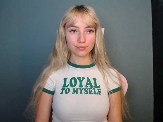 LuciaGlow live cam on BongaCams