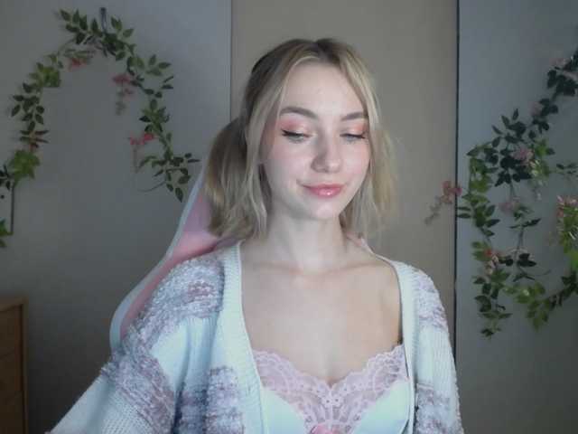 LuciaGlow live cam on BongaCams