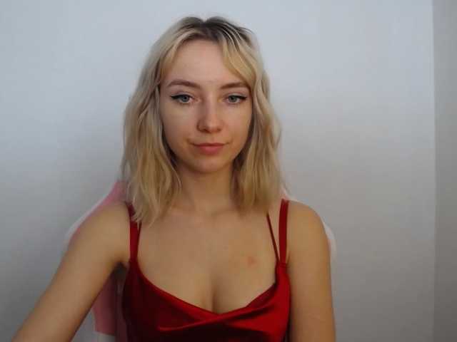 LuciaGlow live cam on BongaCams