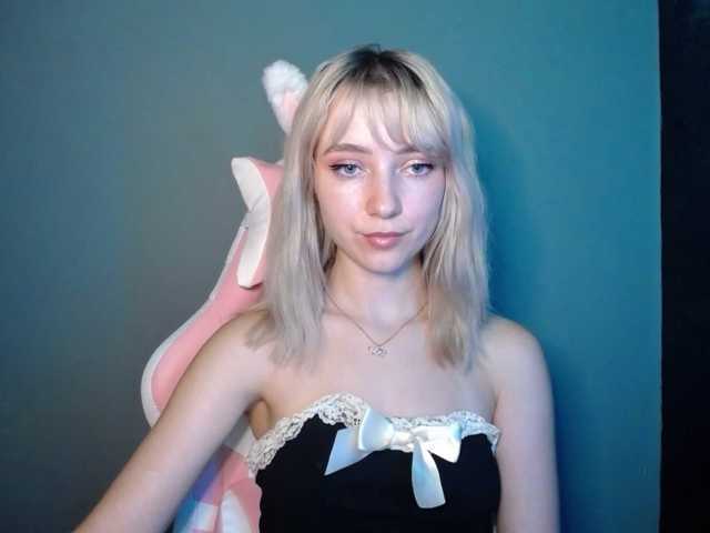 LuciaGlow live cam on BongaCams