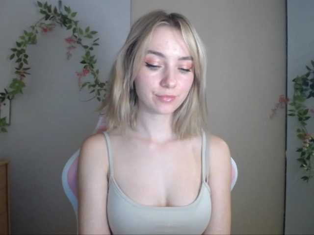 LuciaGlow live cam on BongaCams