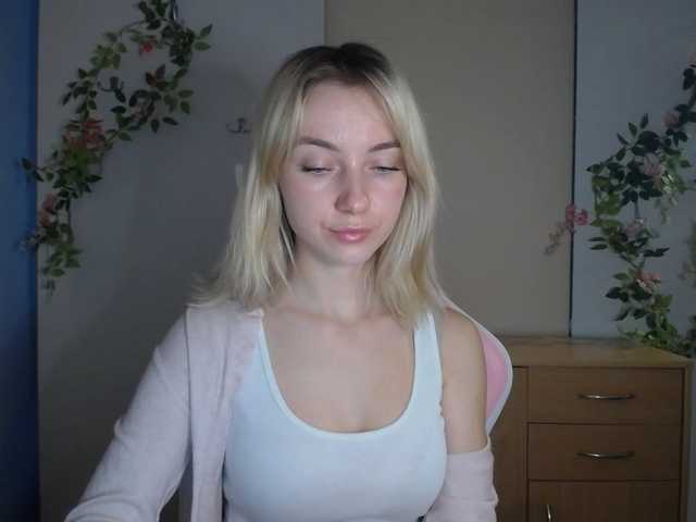 LuciaGlow live cam on BongaCams
