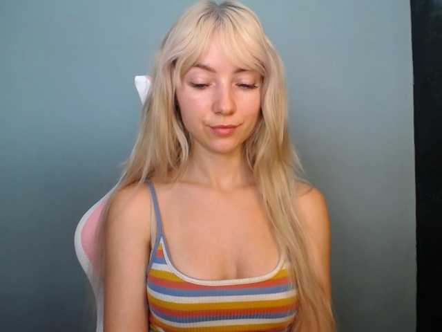 LuciaGlow live cam on BongaCams