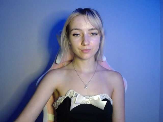 LuciaGlow live cam on BongaCams