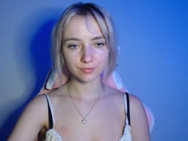 LuciaGlow live cam on BongaCams