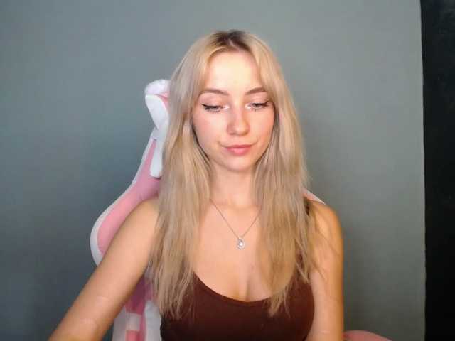 LuciaGlow live cam on BongaCams