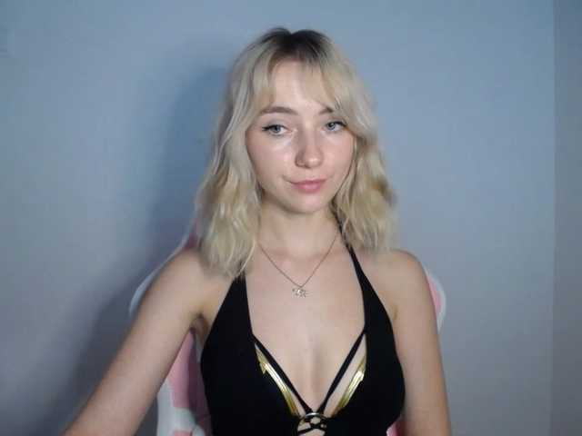LuciaGlow live webcam show