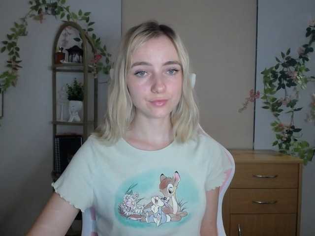 LuciaGlow live cam on BongaCams