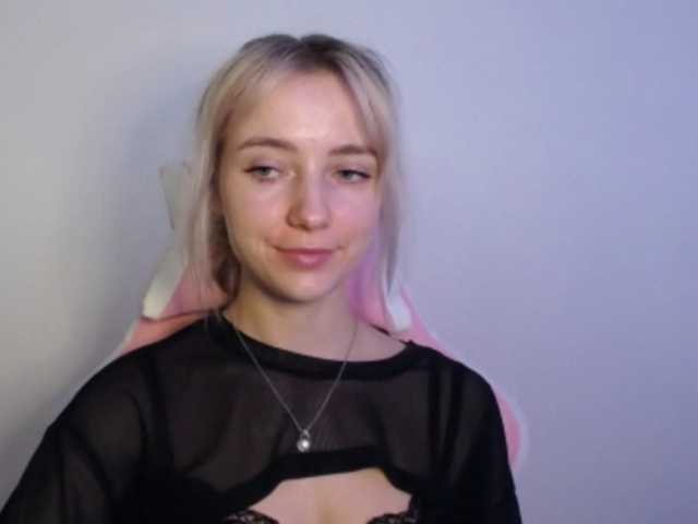 LuciaGlow live webcam show