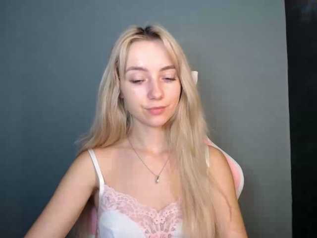 LuciaGlow live cam on BongaCams