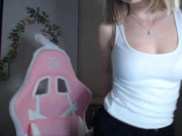 LuciaGlow live cam on BongaCams