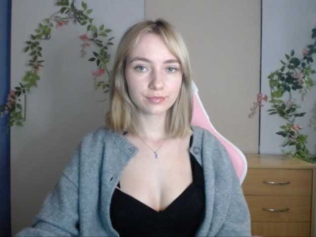 LuciaGlow live cam on BongaCams