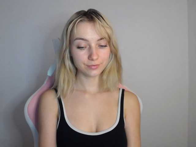LuciaGlow live webcam show