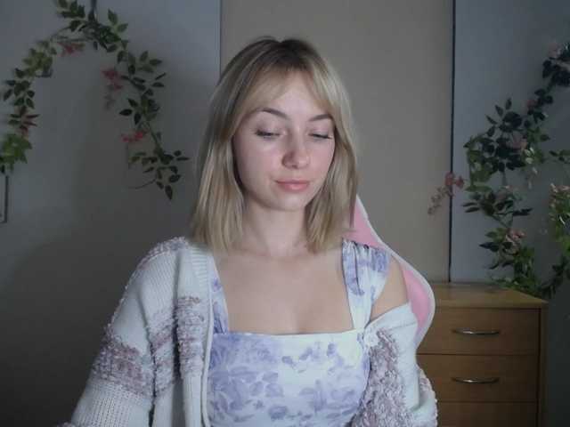 LuciaGlow live cam on BongaCams