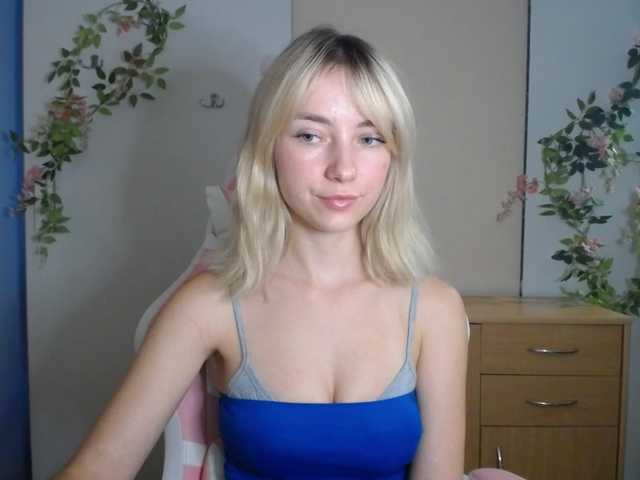 LuciaGlow live cam on BongaCams