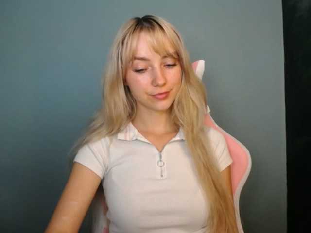 LuciaGlow live cam on BongaCams