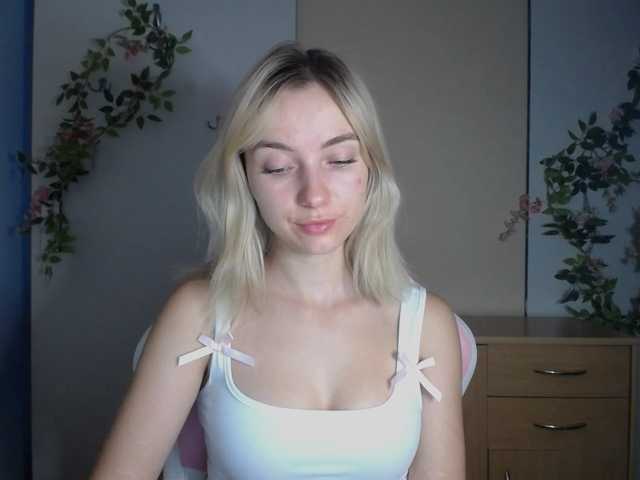 LuciaGlow live cam on BongaCams