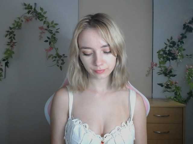 LuciaGlow live cam on BongaCams