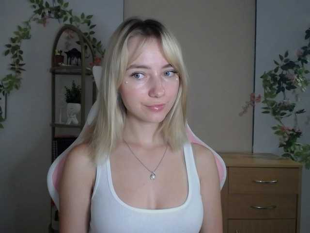 LuciaGlow live cam on BongaCams