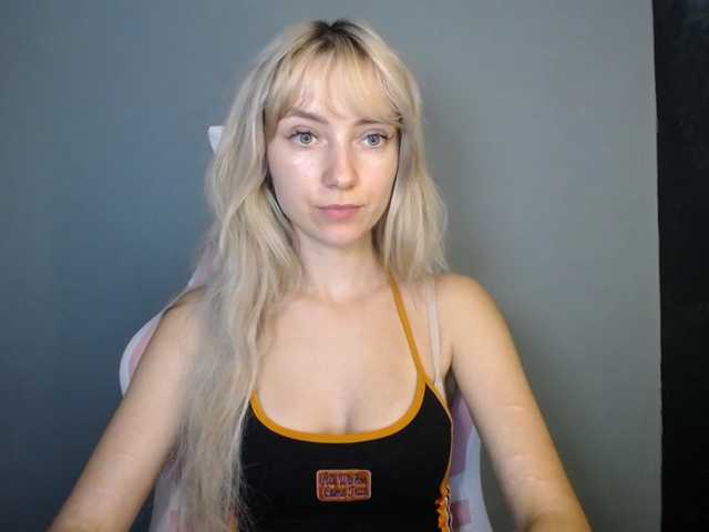 LuciaGlow live cam on BongaCams