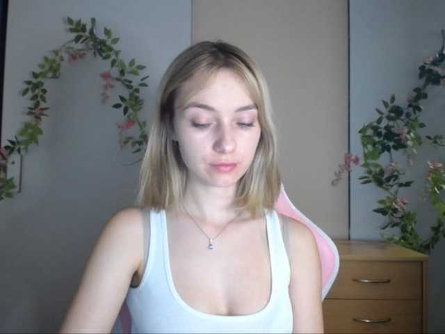 LuciaGlow live cam on BongaCams