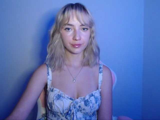 LuciaGlow live cam on BongaCams