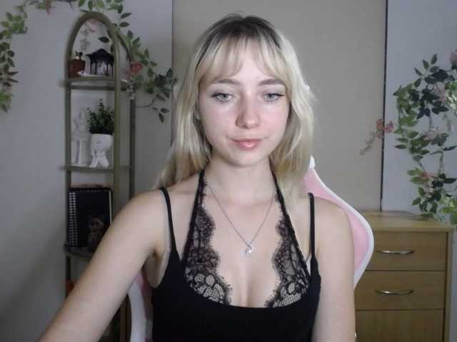 LuciaGlow live cam on BongaCams