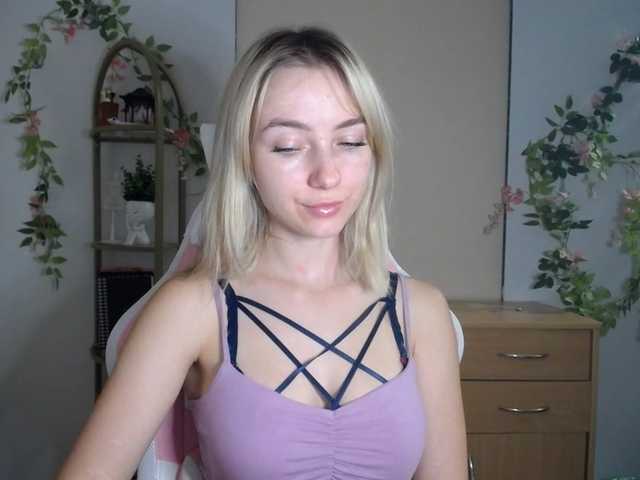 LuciaGlow live cam on BongaCams