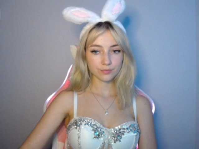 LuciaGlow live cam on BongaCams