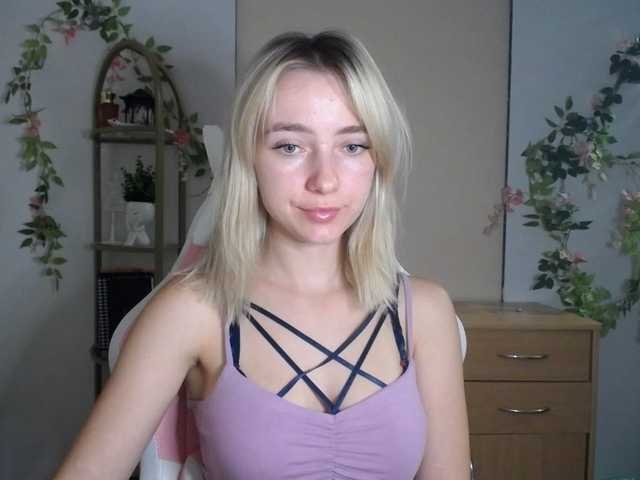LuciaGlow live cam on BongaCams
