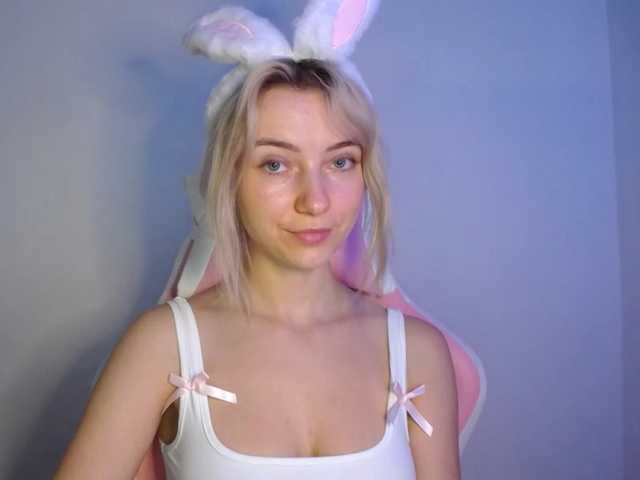 LuciaGlow live cam on BongaCams