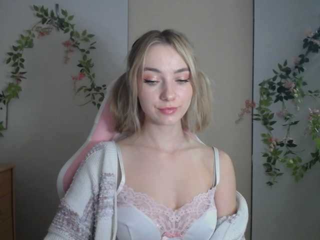 LuciaGlow live cam on BongaCams