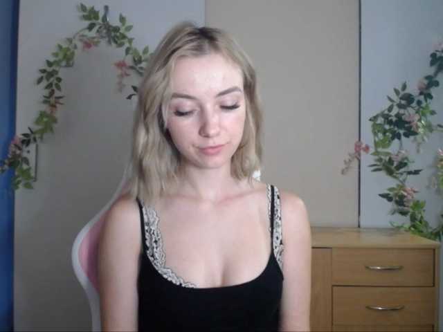 LuciaGlow live cam on BongaCams