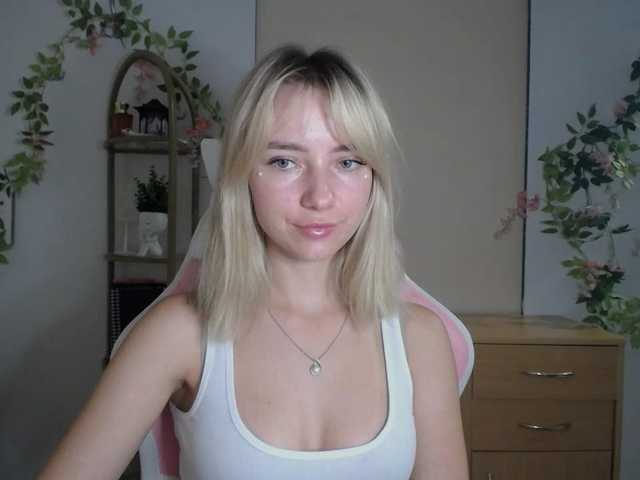 LuciaGlow live cam on BongaCams