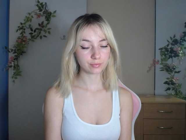 LuciaGlow live cam on BongaCams