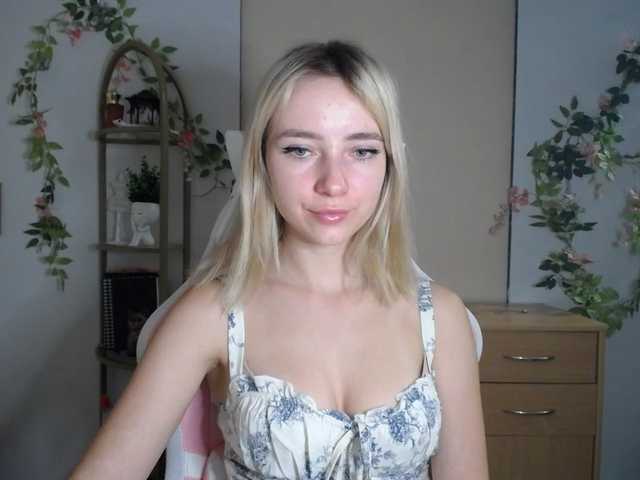 LuciaGlow live cam on BongaCams