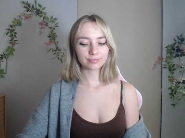LuciaGlow live cam on BongaCams