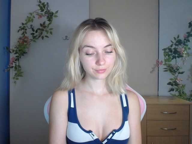 LuciaGlow live cam on BongaCams