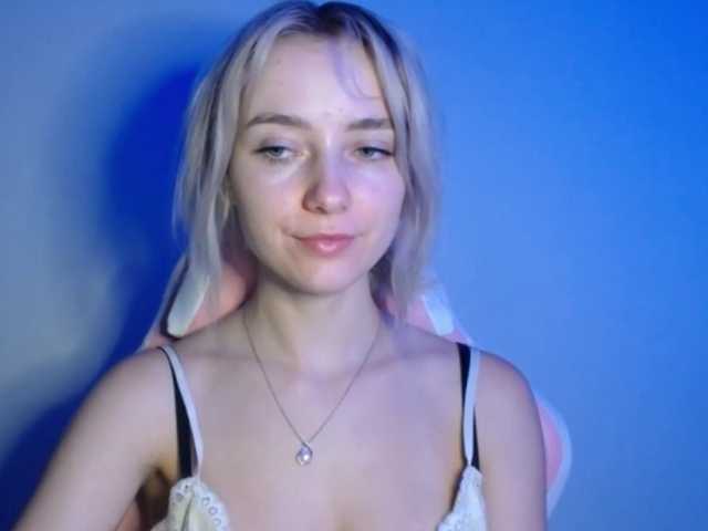 LuciaGlow live cam on BongaCams