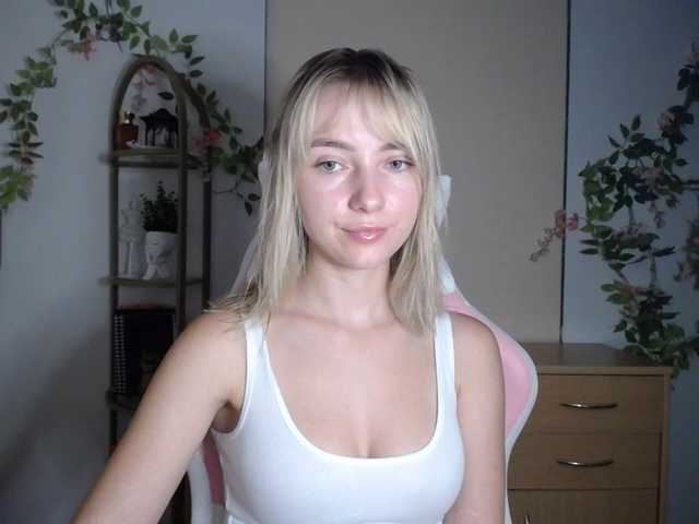 LuciaGlow live cam on BongaCams