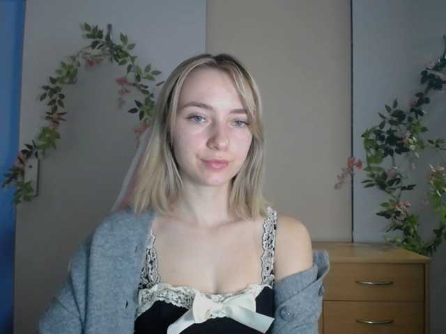 LuciaGlow live cam on BongaCams