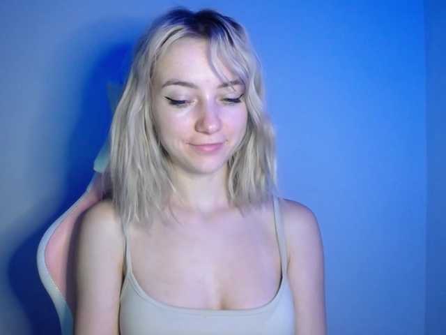 LuciaGlow live cam on BongaCams