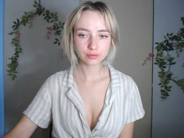 LuciaGlow live cam on BongaCams