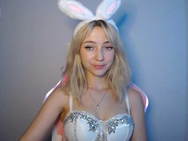 LuciaGlow live cam on BongaCams