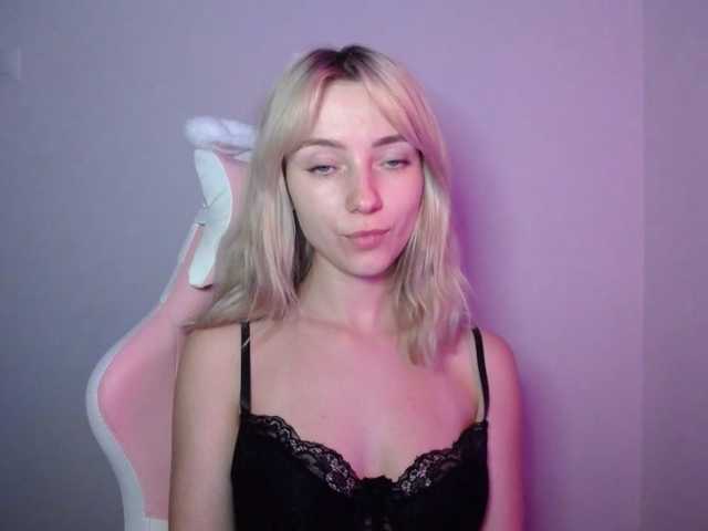 LuciaGlow live cam on BongaCams