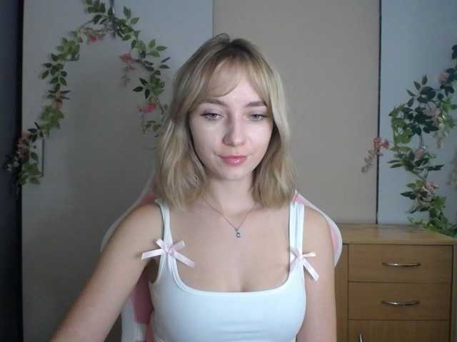 LuciaGlow live cam on BongaCams