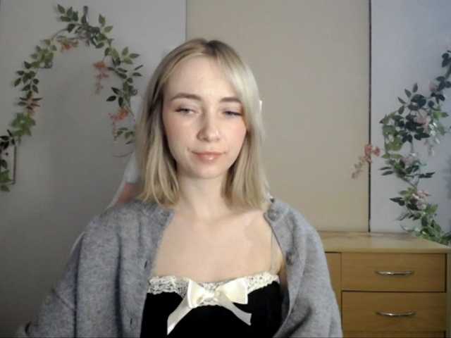 LuciaGlow live cam on BongaCams