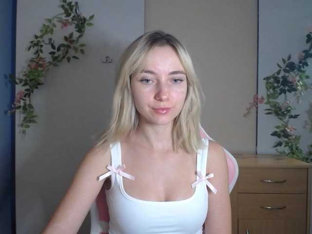 LuciaGlow live cam on BongaCams