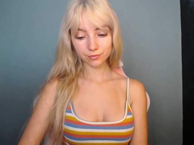 LuciaGlow live cam on BongaCams